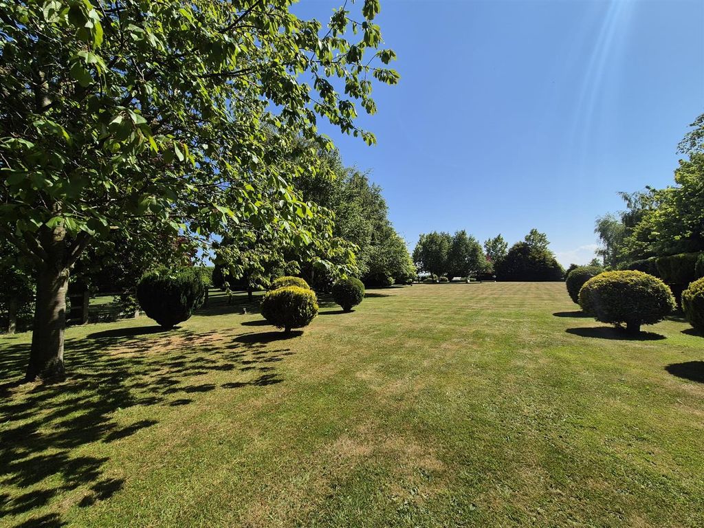 Property photo 2 of 59 Rear Garden