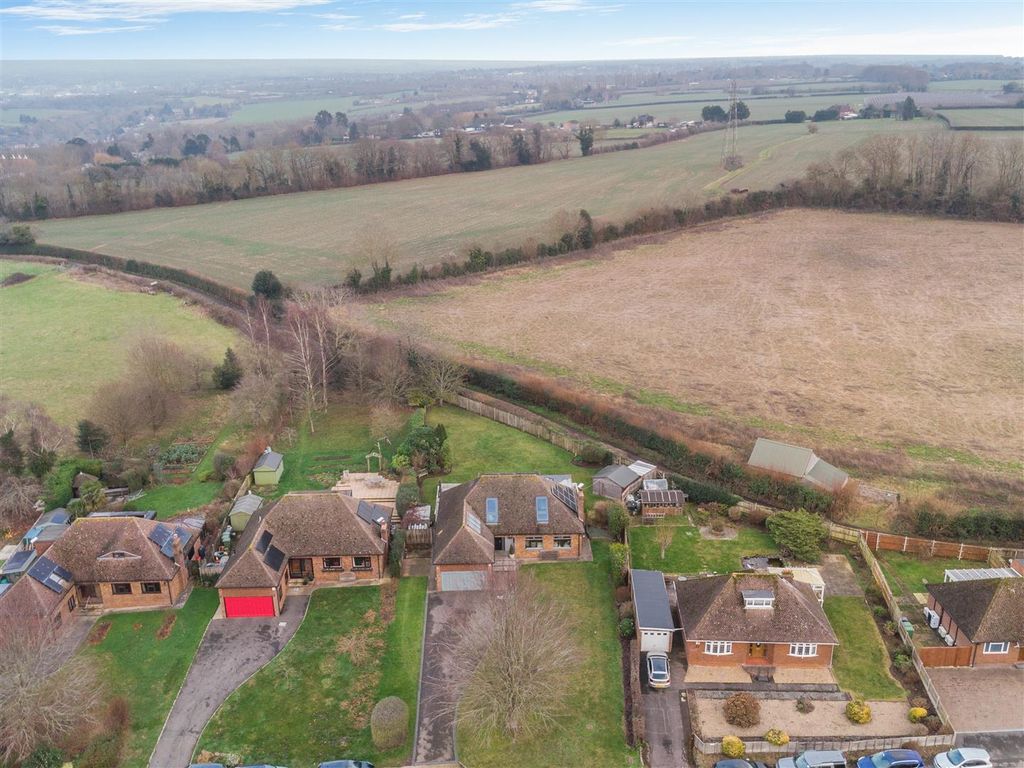 Property photo 2 of 21 8676783-Exterior01.Jpg