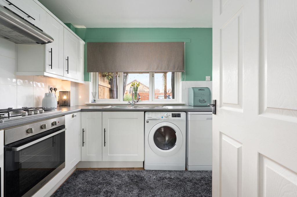 Property photo 3 of 13 Kitchen