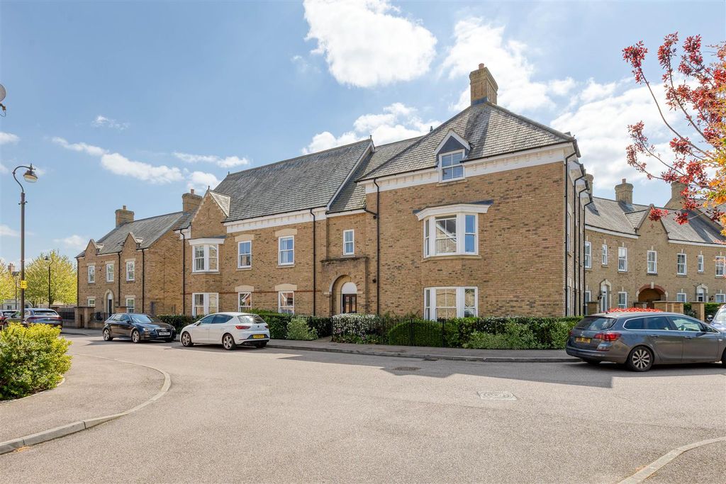 Property photo 1 of 17 Front Aspect