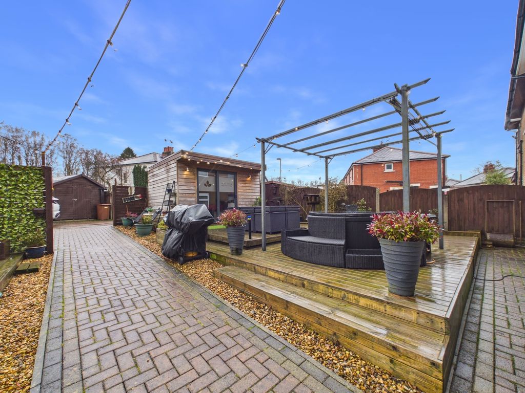 Property photo 2 of 34 Cam02093G0-Pr0074-Still038