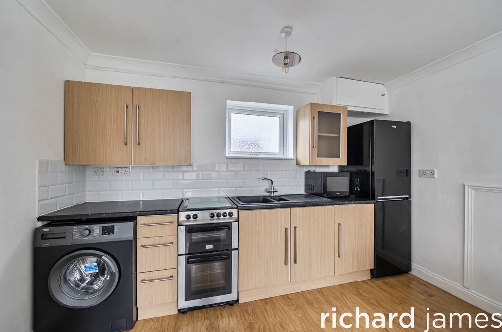 Property photo 2 of 12 87c61A676A3946159F3232B8E33924F9