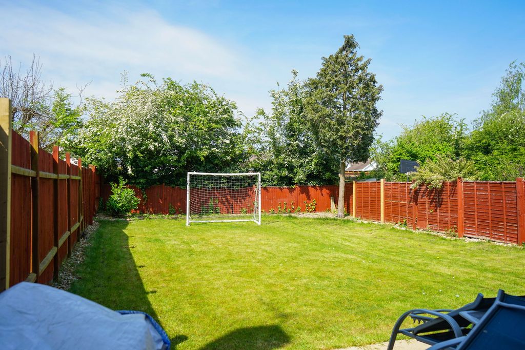 Property photo 2 of 28