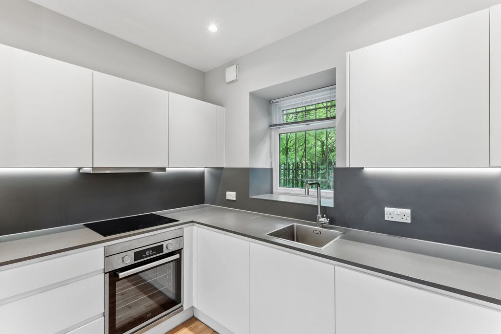Property photo 3 of 14 Kitchen