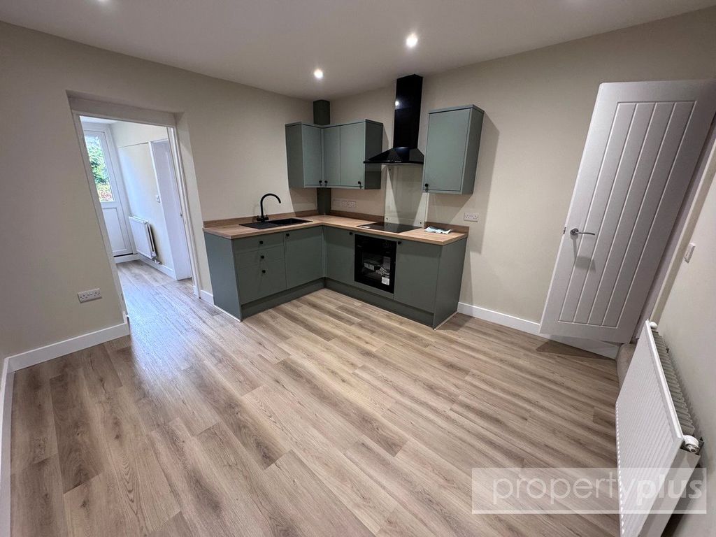 Property photo 2 of 13 Picture No. 09