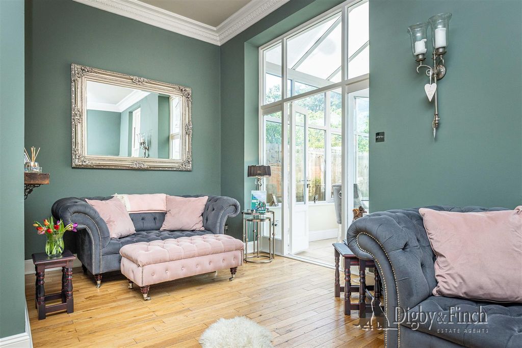 Property photo 3 of 20 17 Whitehall Court, Upper Saxondale-11Watermarked.