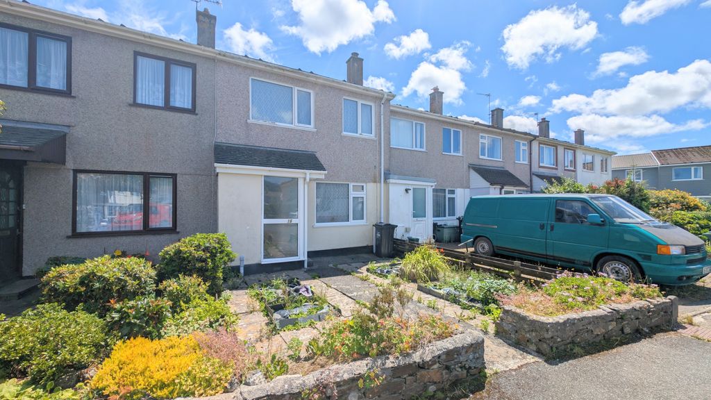Property photo 1 of 12 3 Bedroom Mid-Terrace House For Sale