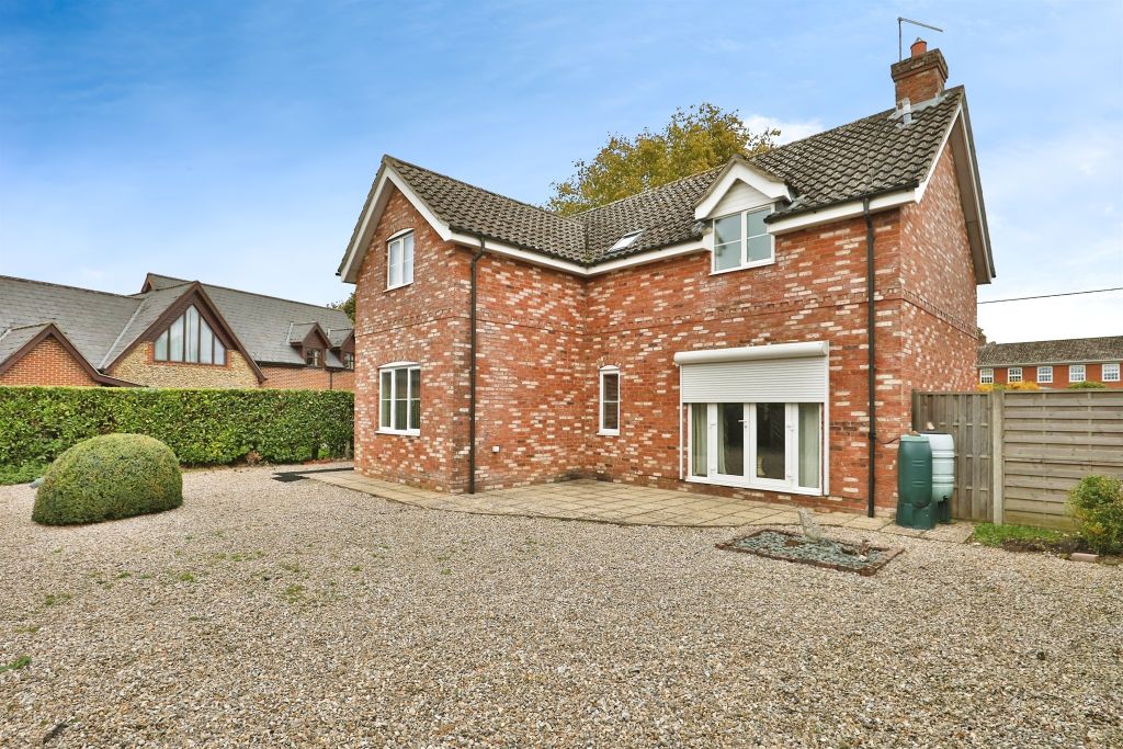 Property photo 2 of 18