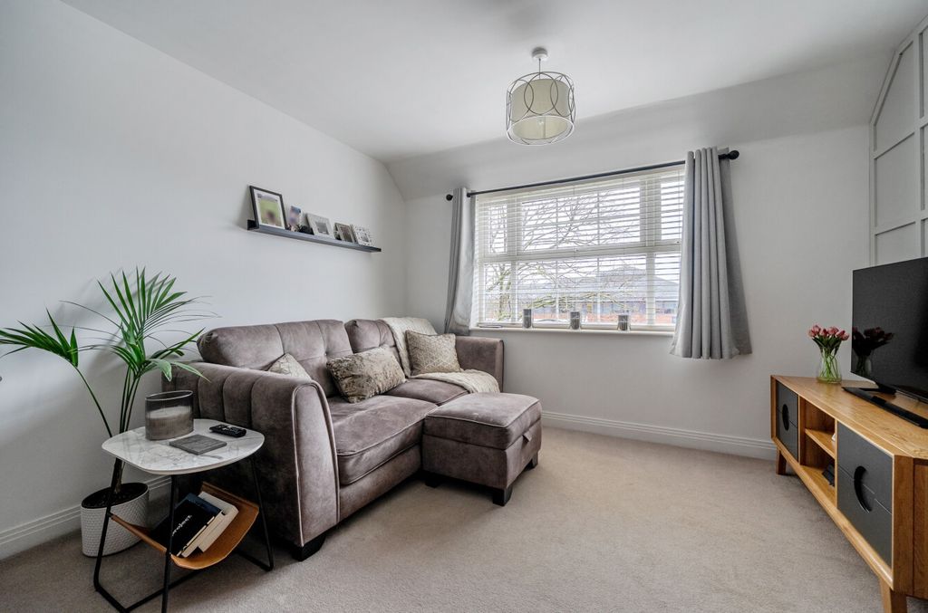 Property photo 2 of 15 1415447-11-6996E9...