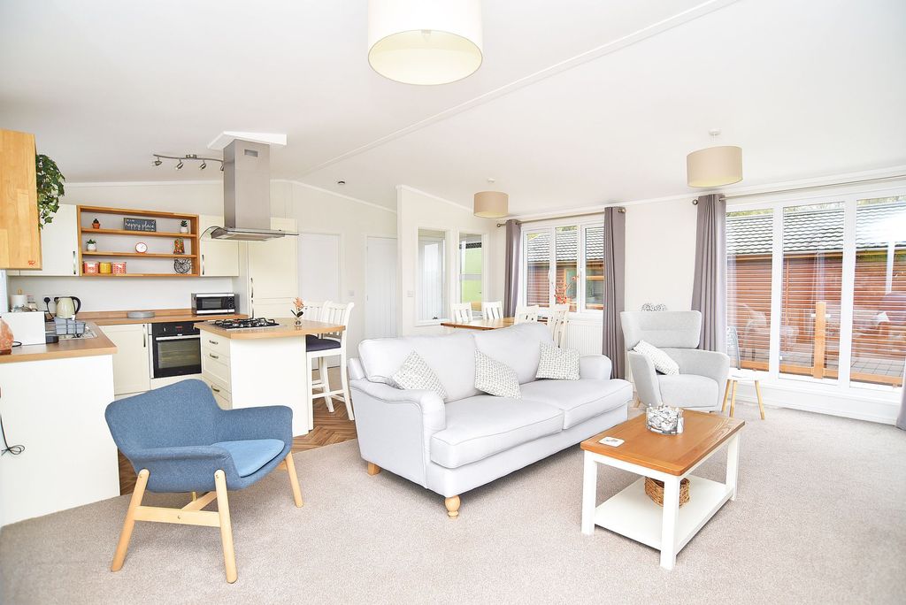 Property photo 3 of 20