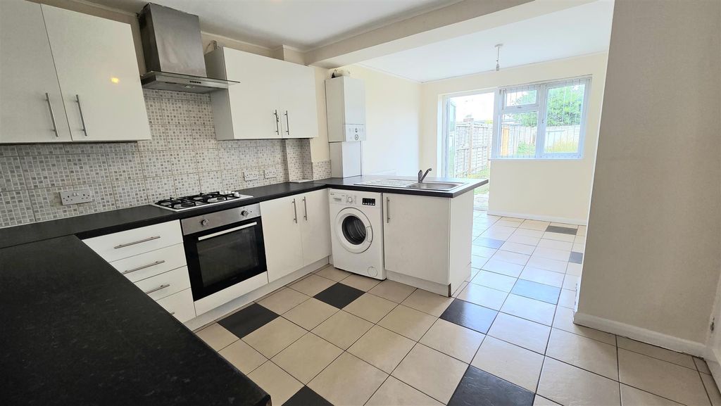 Property photo 2 of 15 Kitchen Diner