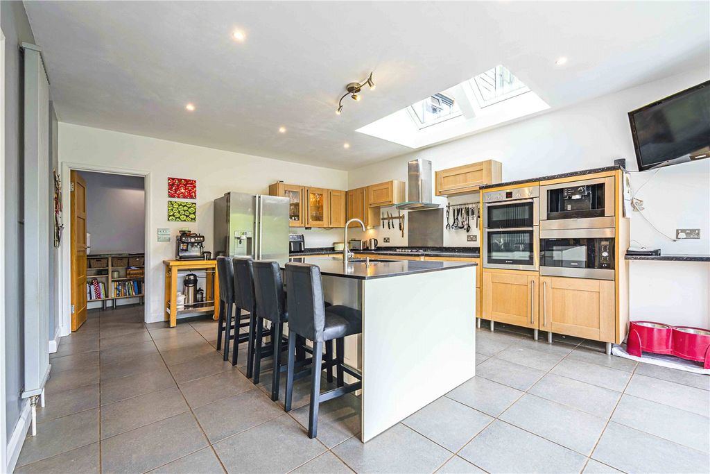 Property photo 3 of 21 Picture No. 06