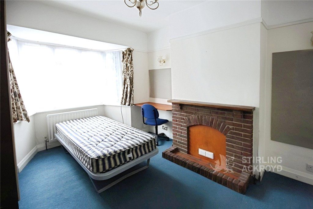 Property photo 3 of 6 Bedroom