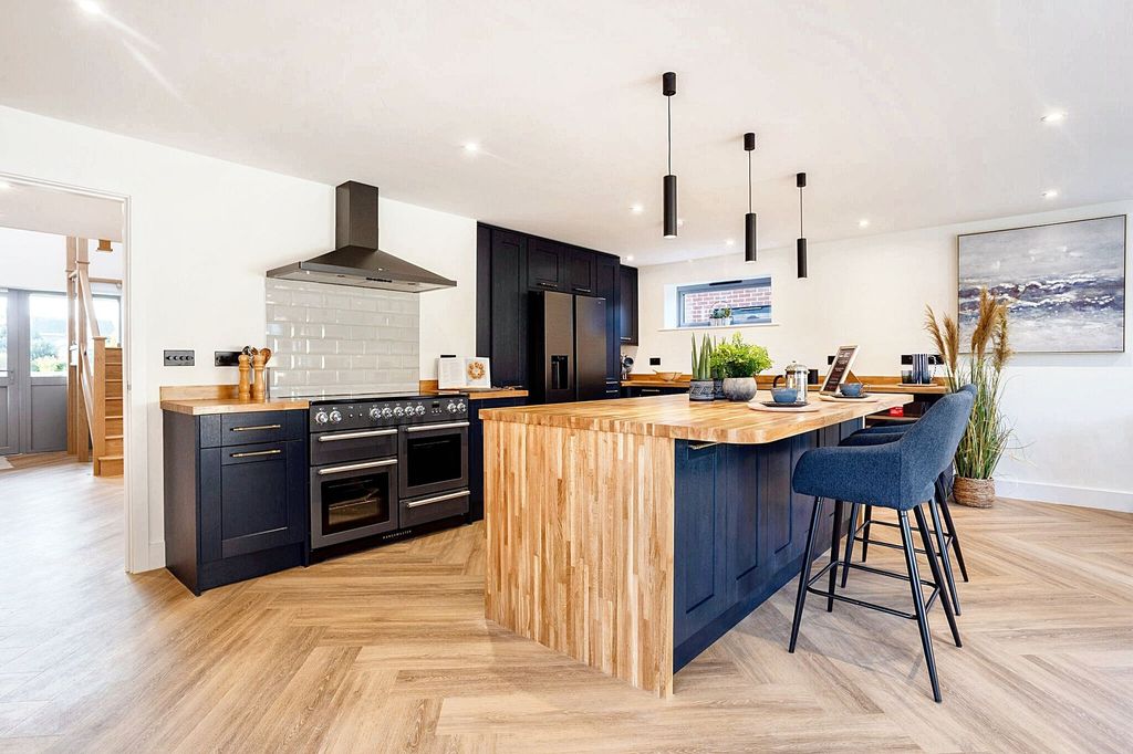 Property photo 3 of 20