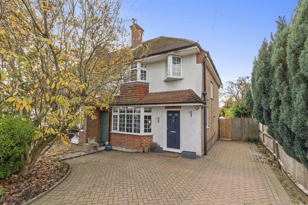 Property photo 1 of 15 51 Geralds Road, Hp13 6Bn-14.Jpg