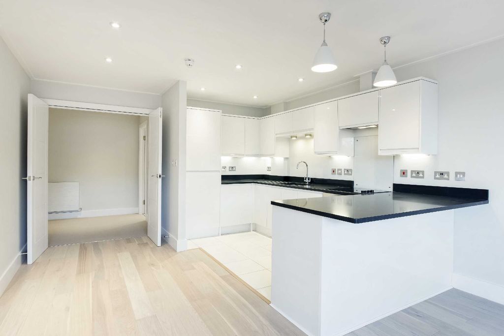 Property photo 3 of 13 5550033