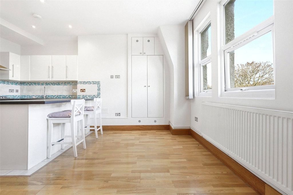 Property photo 3 of 9 Picture No. 01