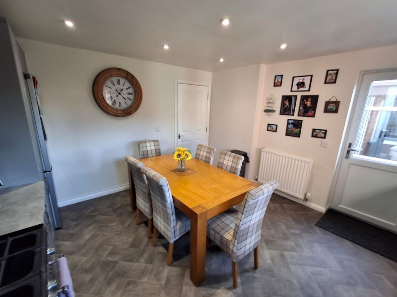 Property photo 3 of 28 Photo 32