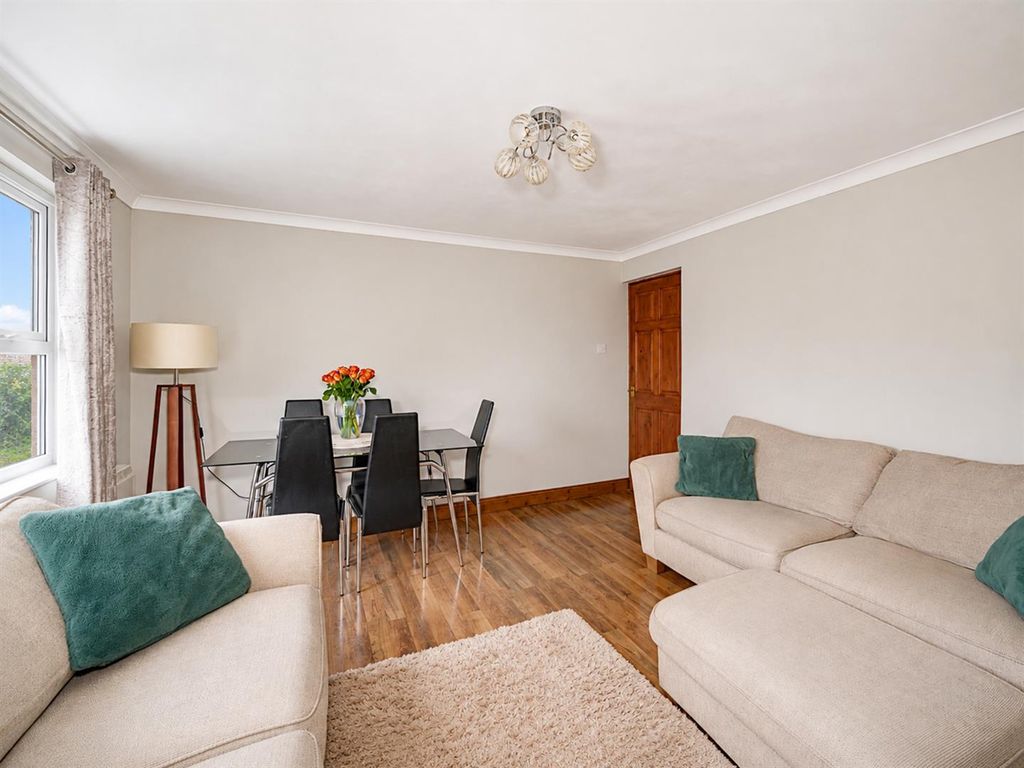 Property photo 3 of 15 2L Denhead Crescent Dundee-3.Jpg
