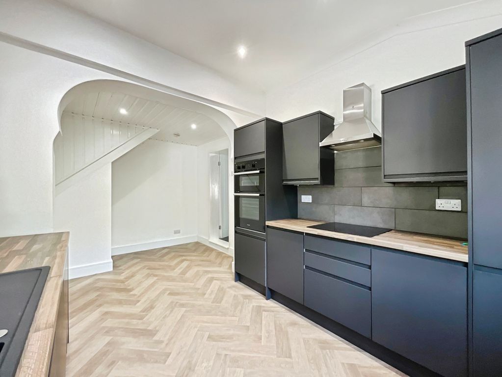 Property photo 2 of 19 342Ca4Dd-8-4Ea4-9B7B-9A959C50B31B-2676-0000012EE487A696
