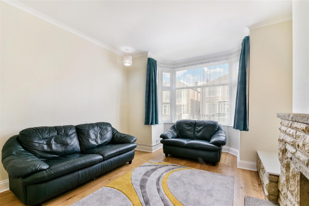 Property photo 2 of 11