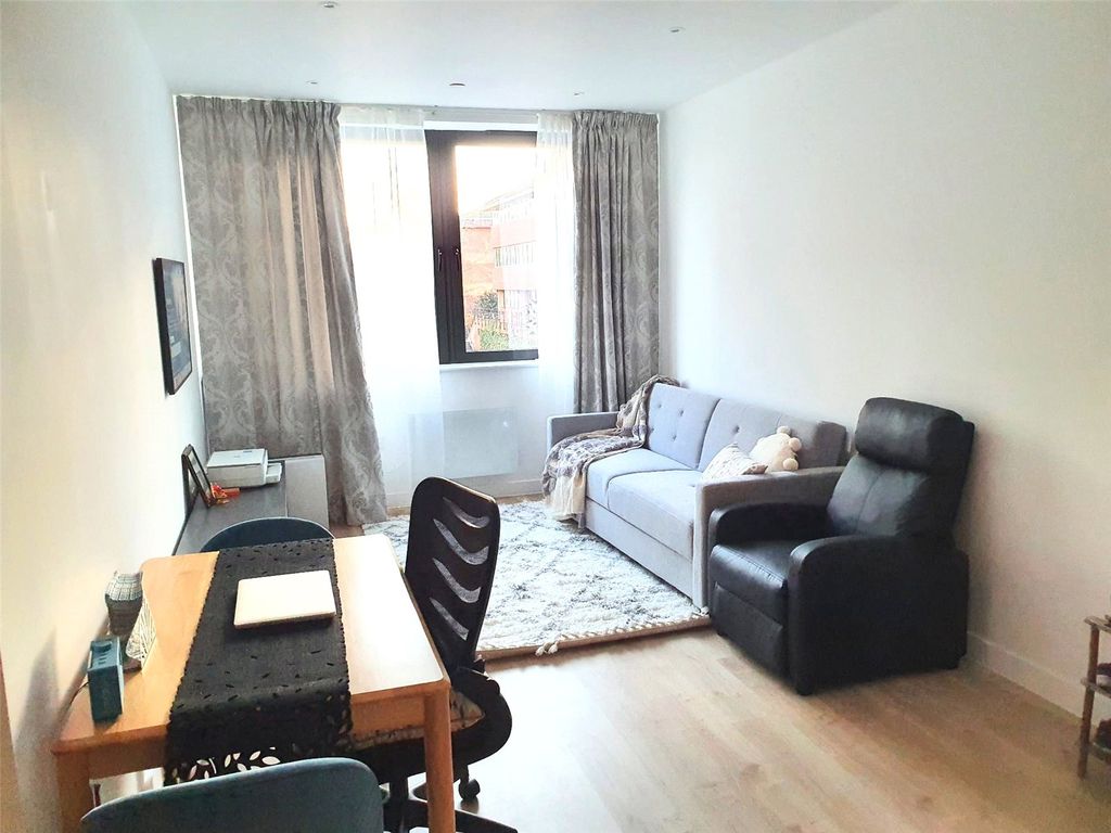 Property photo 2 of 8 Picture 2