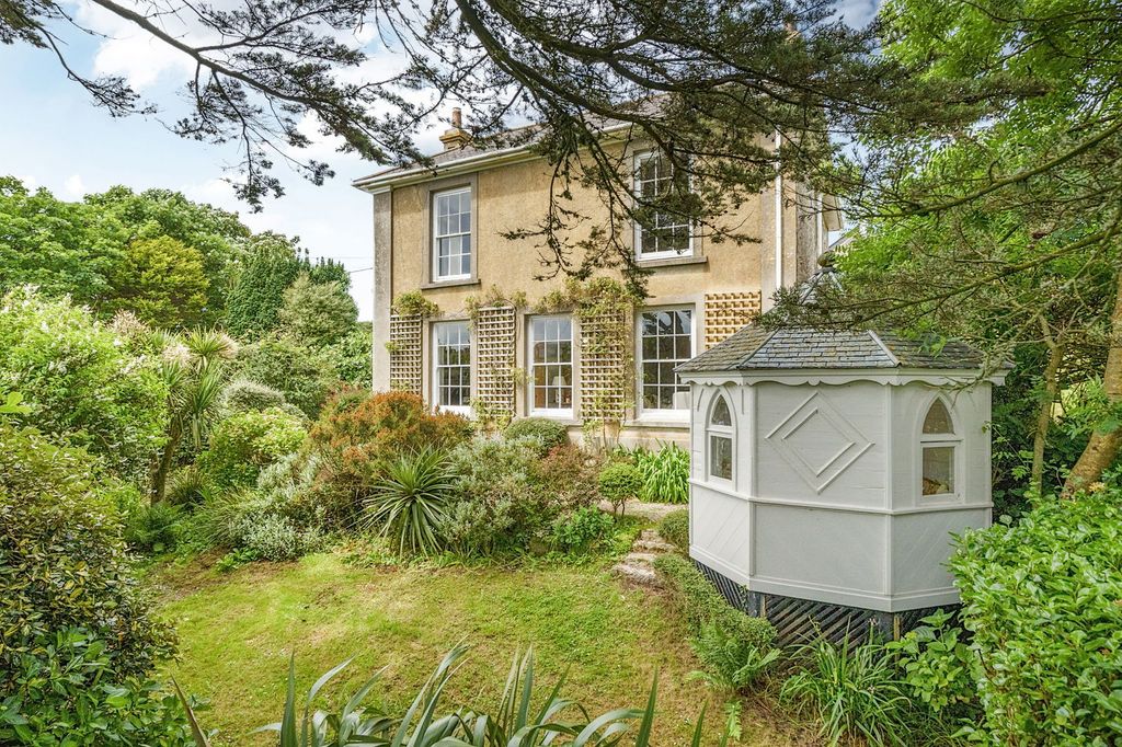 Property photo 2 of 39