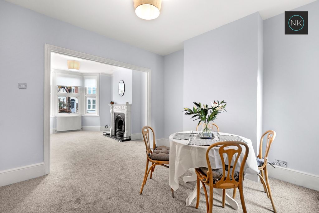 Property photo 2 of 29 4606332