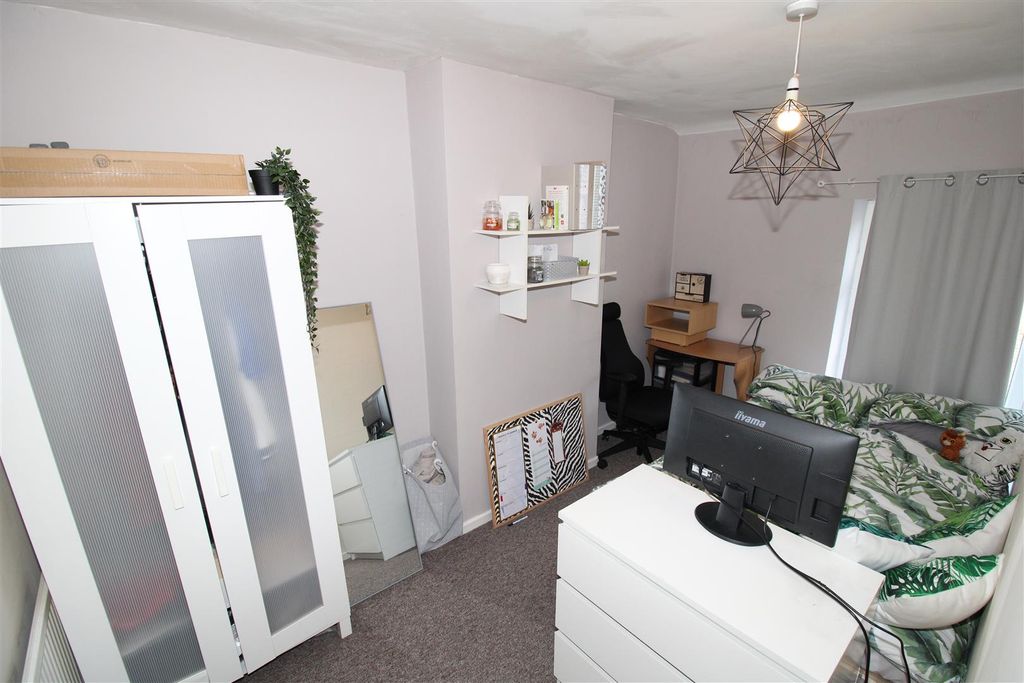 Property photo 2 of 6