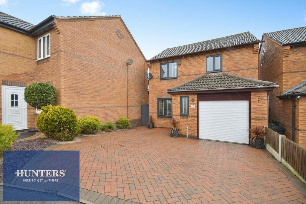 Property photo 1 of 20 Front 01.Jpg