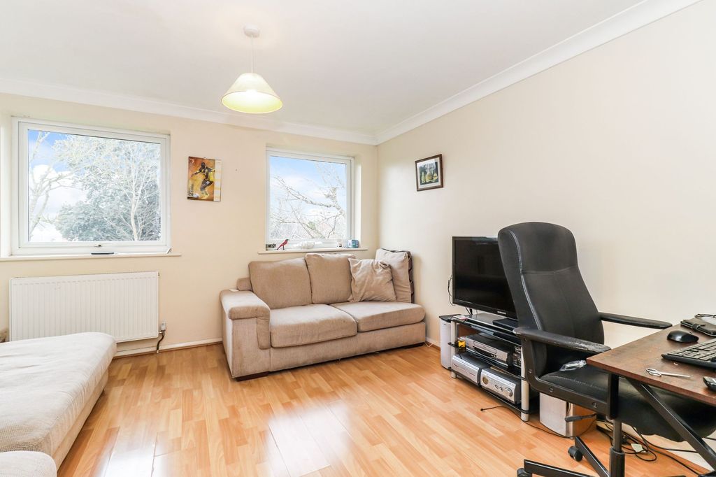 Property photo 2 of 10