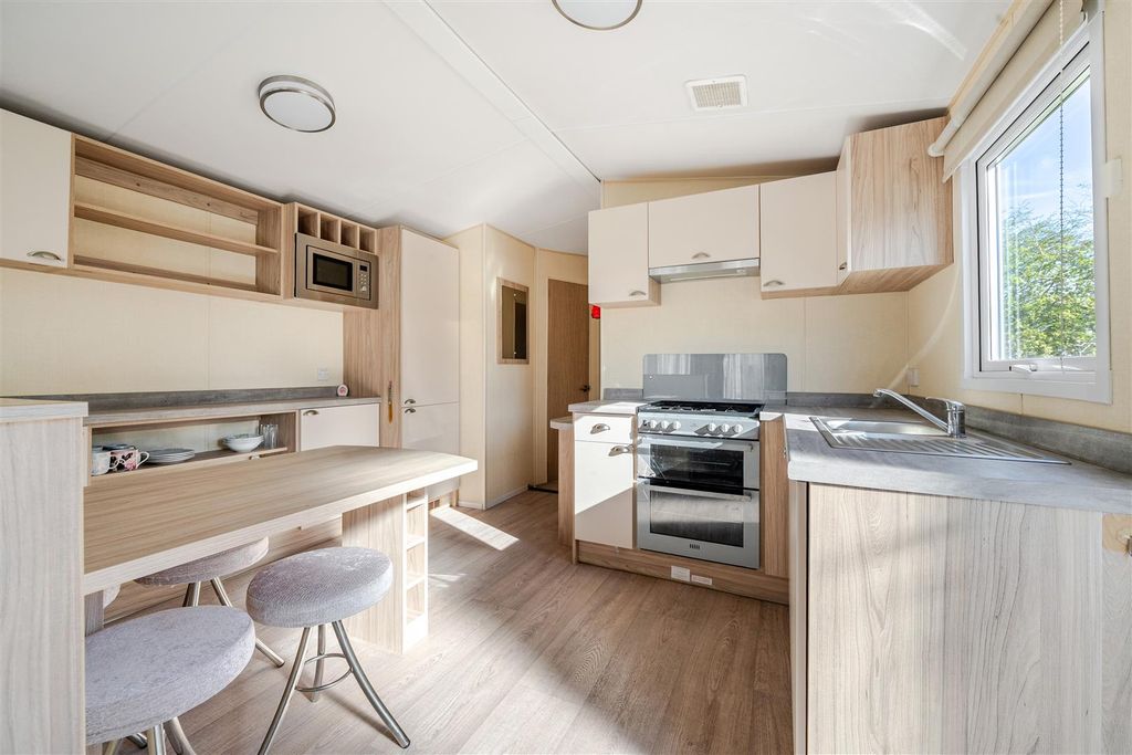 Property photo 2 of 24 1433600-17-69c506Fcdf586.Jpg