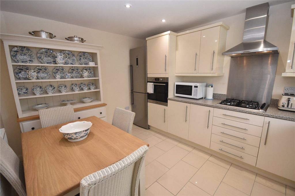 Property photo 2 of 15 Kitchen/Diner