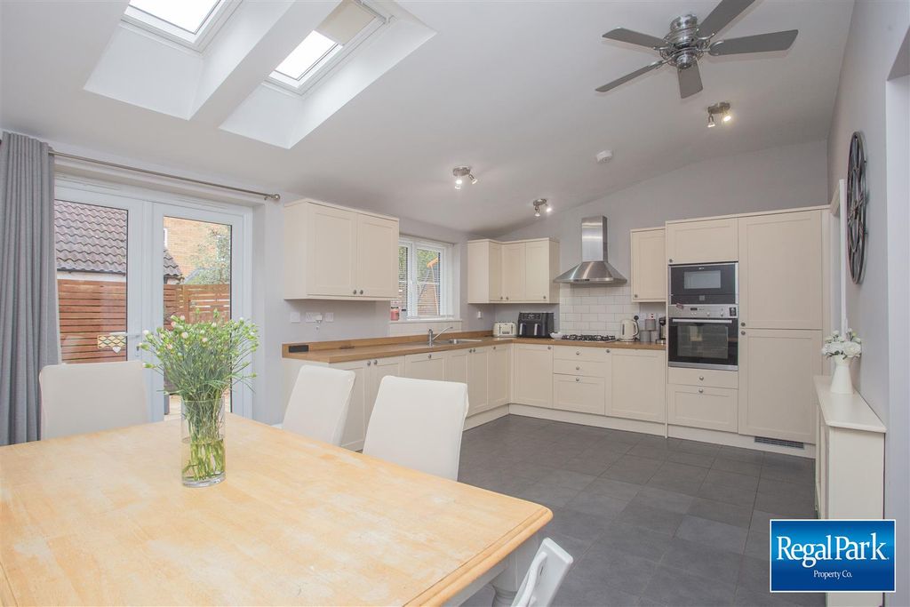 Property photo 2 of 26 Kitchen/Dining Room