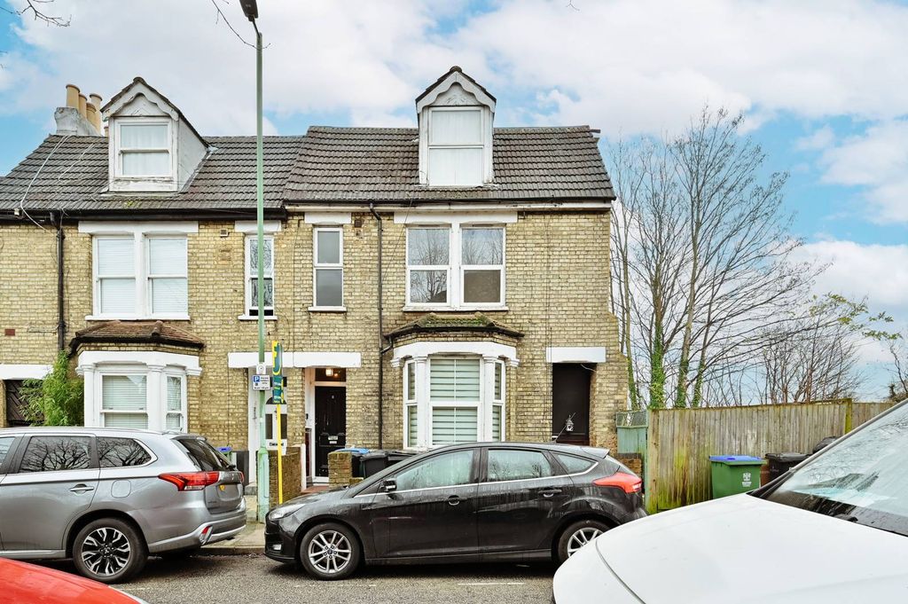 Property photo 1 of 9