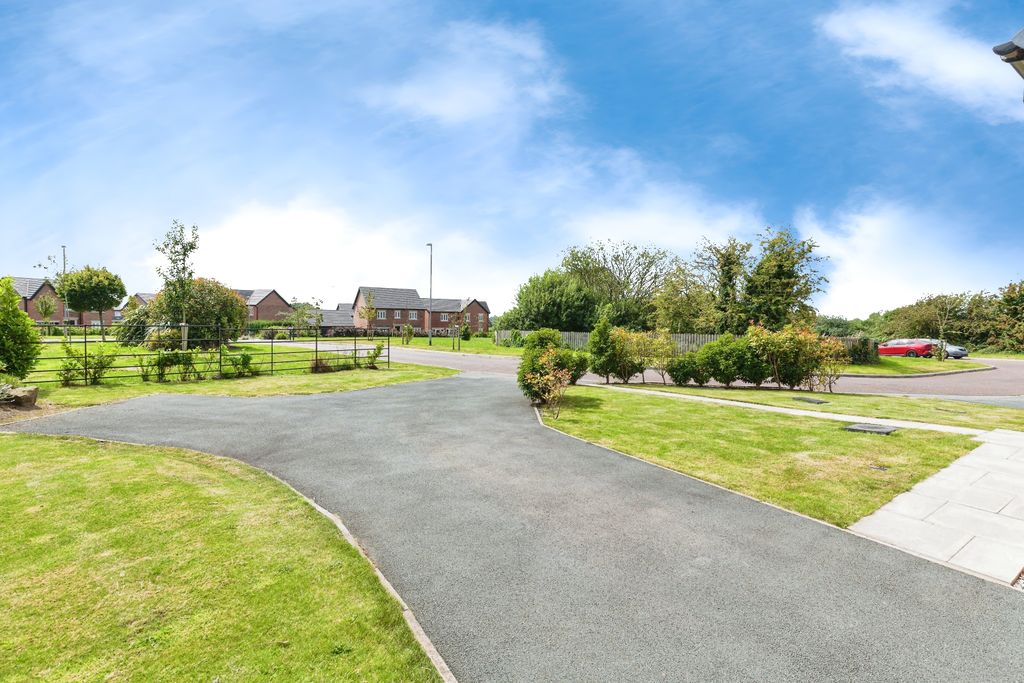 Property photo 2 of 16