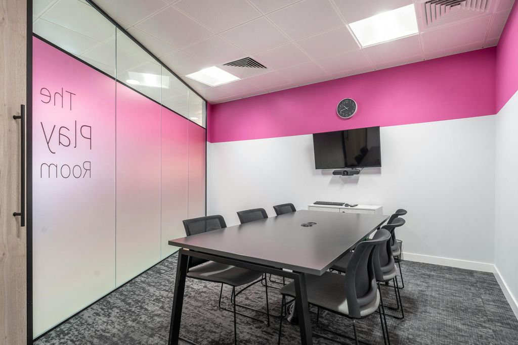 Property photo 3 of 8 Iw270225Gka185.Jpg