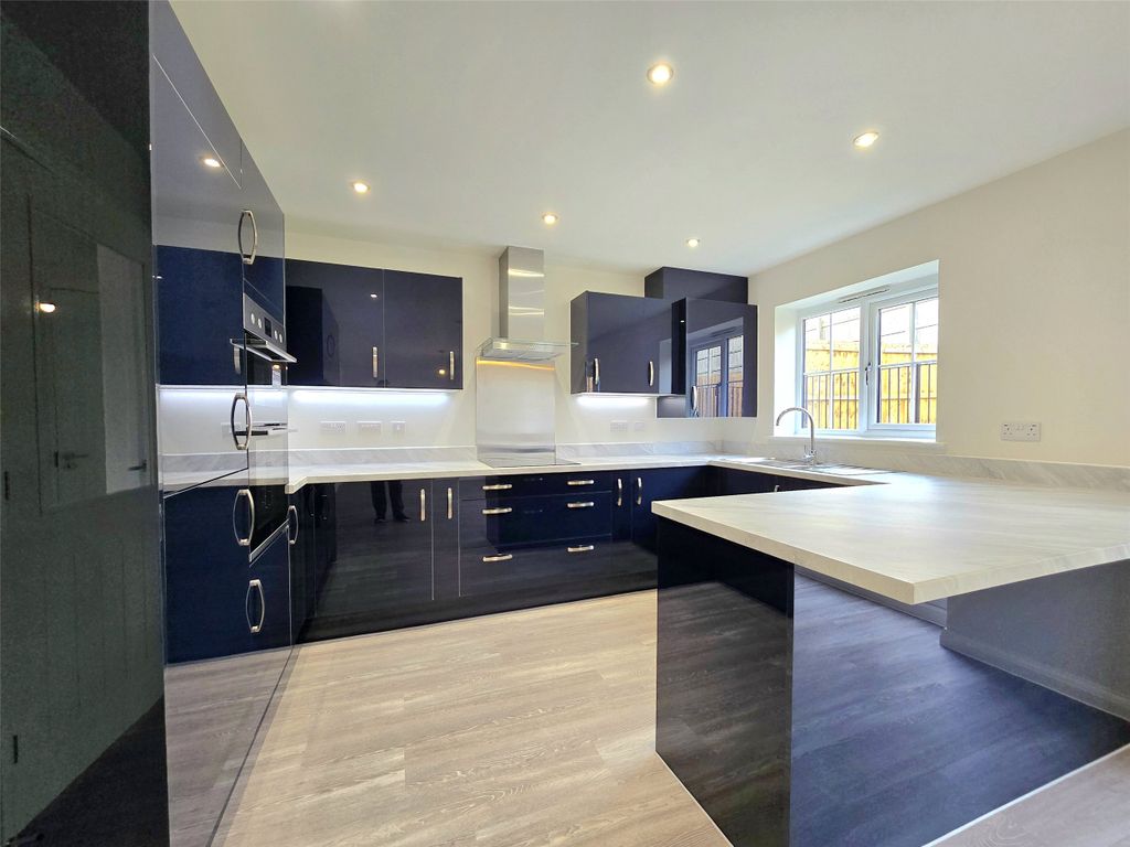 Property photo 3 of 15 Picture No. 16