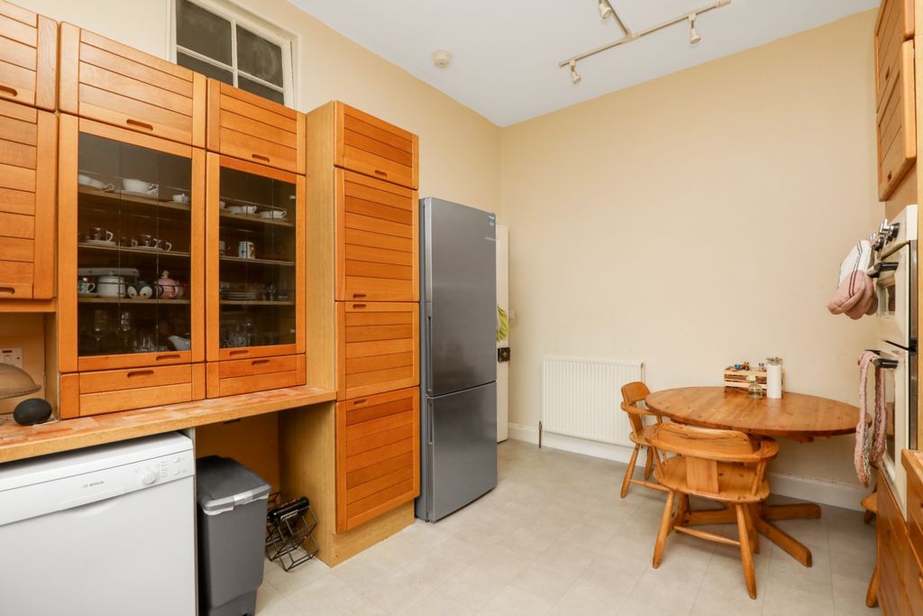 Additional image 7 of 4 bed flat for sale3 2F1 Merchiston Cresent, Merchiston, Edinburgh EH10