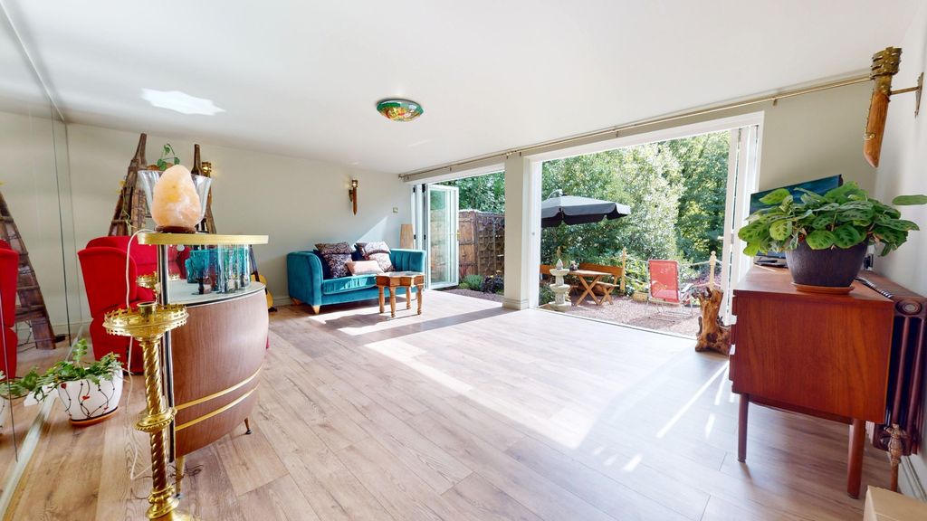 Property photo 3 of 57 4275114