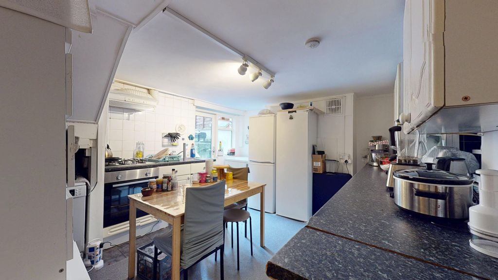 Property photo 2 of 24 10 Comyn Road, Clapham, London, Sw11 1Qd