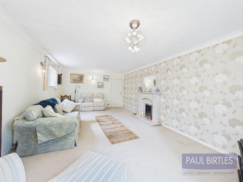 Property photo 3 of 34 Cam01301G0-Pr0671-Still028.Jpg