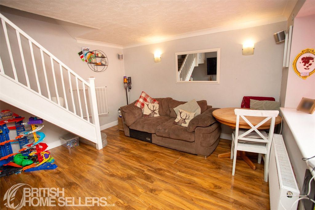 Property photo 2 of 17 Picture No. 05