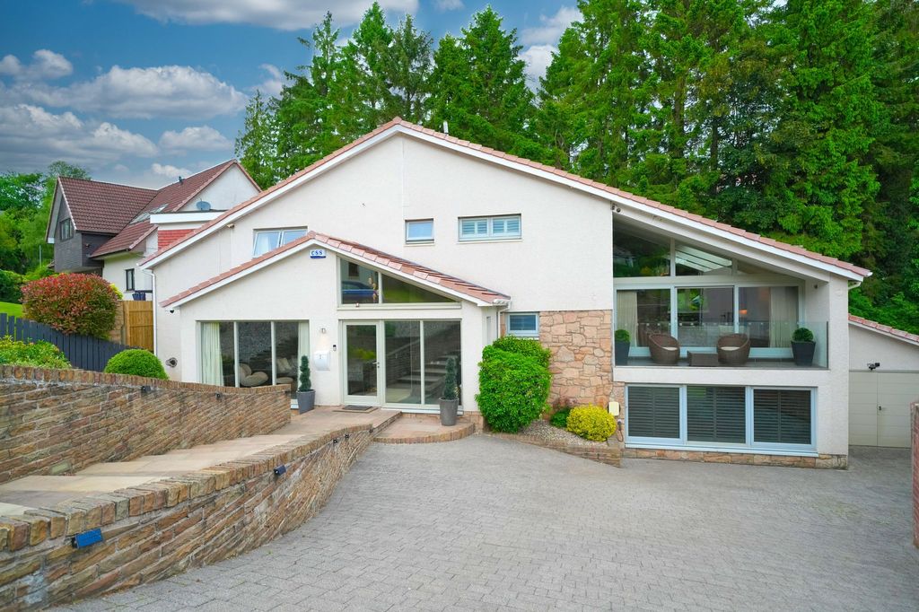 Property photo 1 of 51