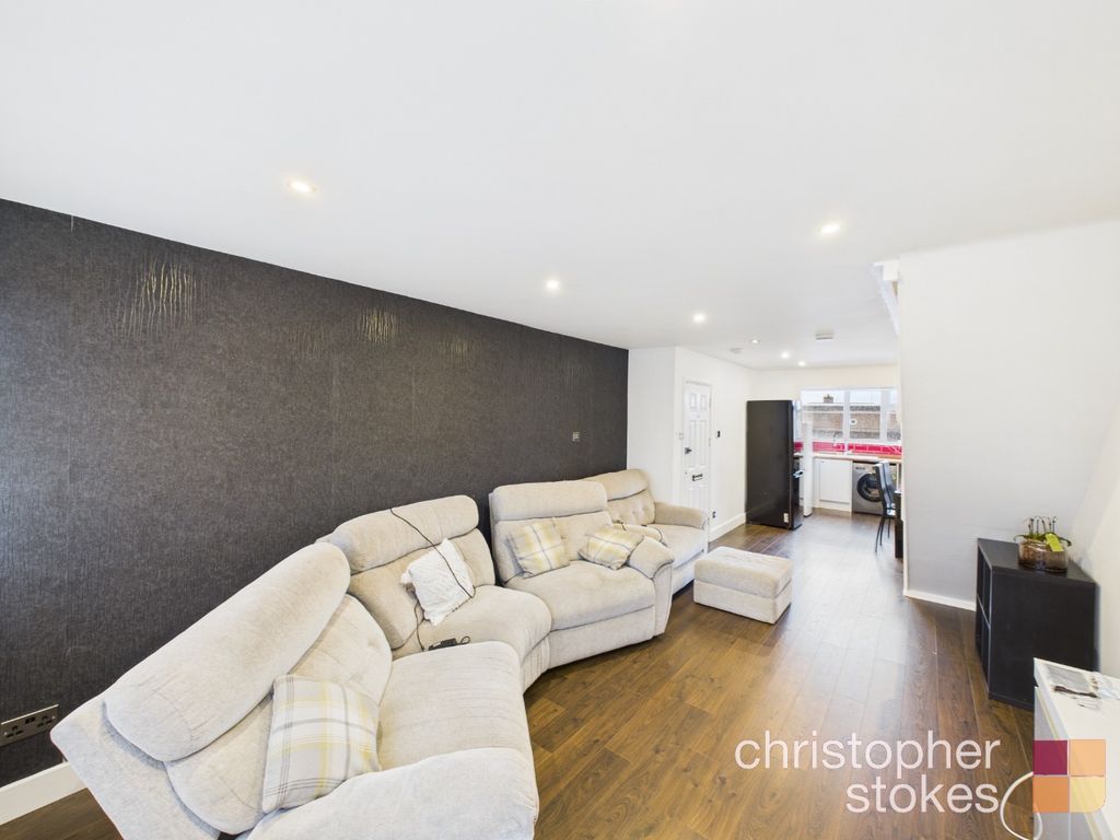 Property photo 2 of 18 4864542