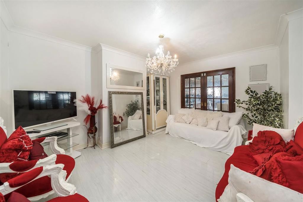 Property photo 2 of 8