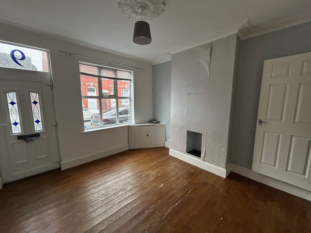 Property photo 2 of 8