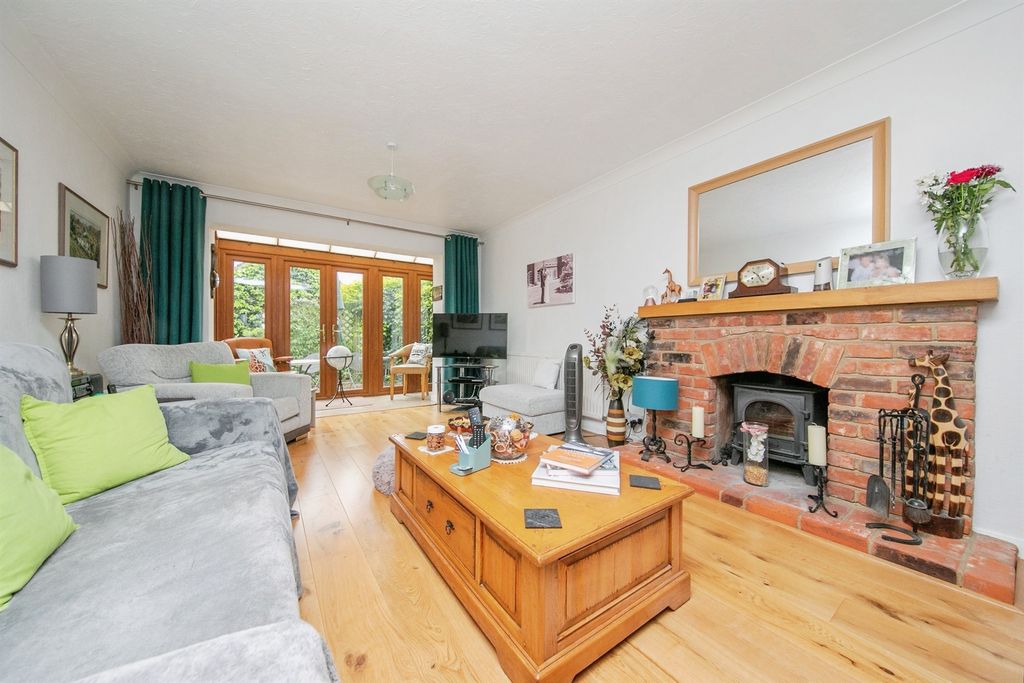 Property photo 2 of 22