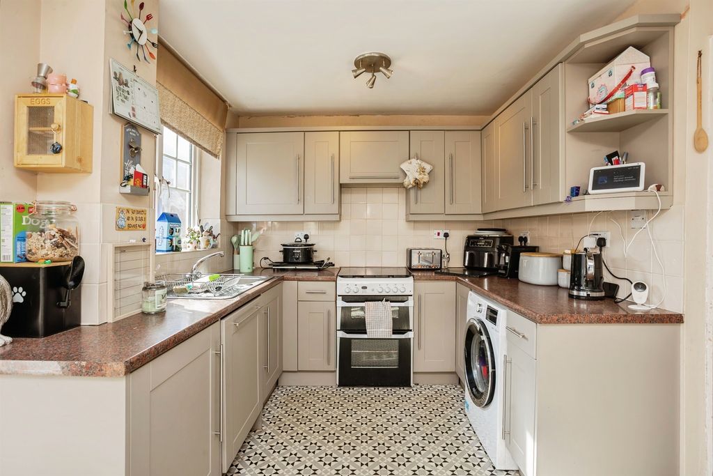 Property photo 3 of 18