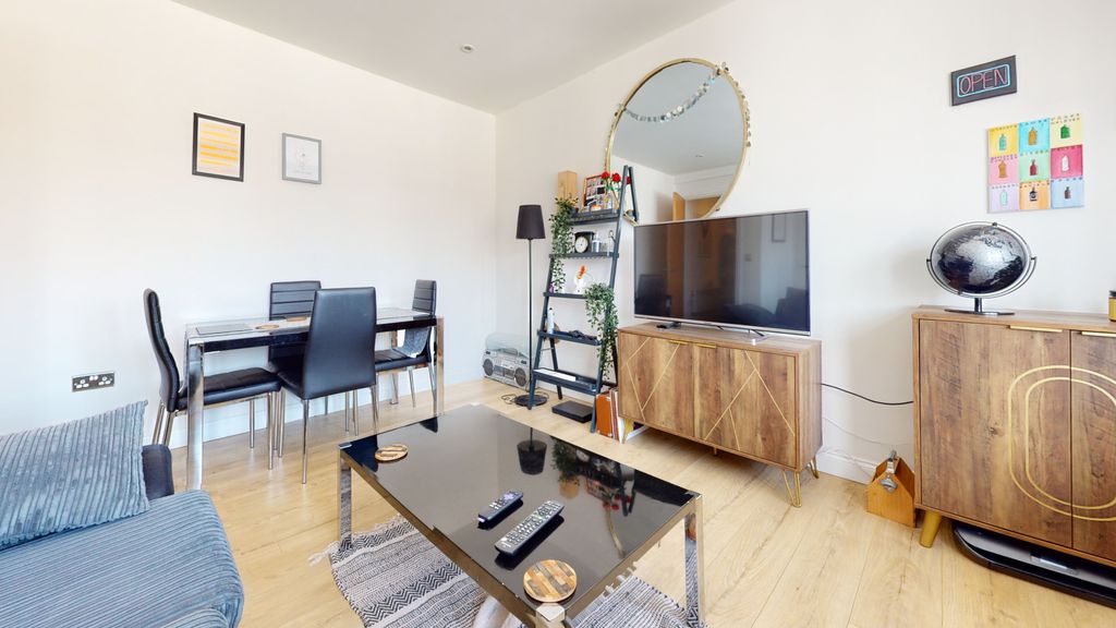 Property photo 1 of 4